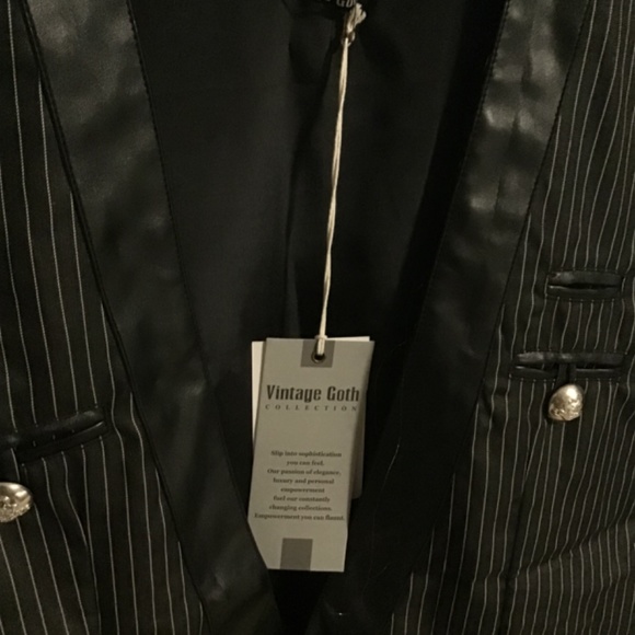 Men’s White Pinstripe Vest. Mob. - Picture 2 of 4